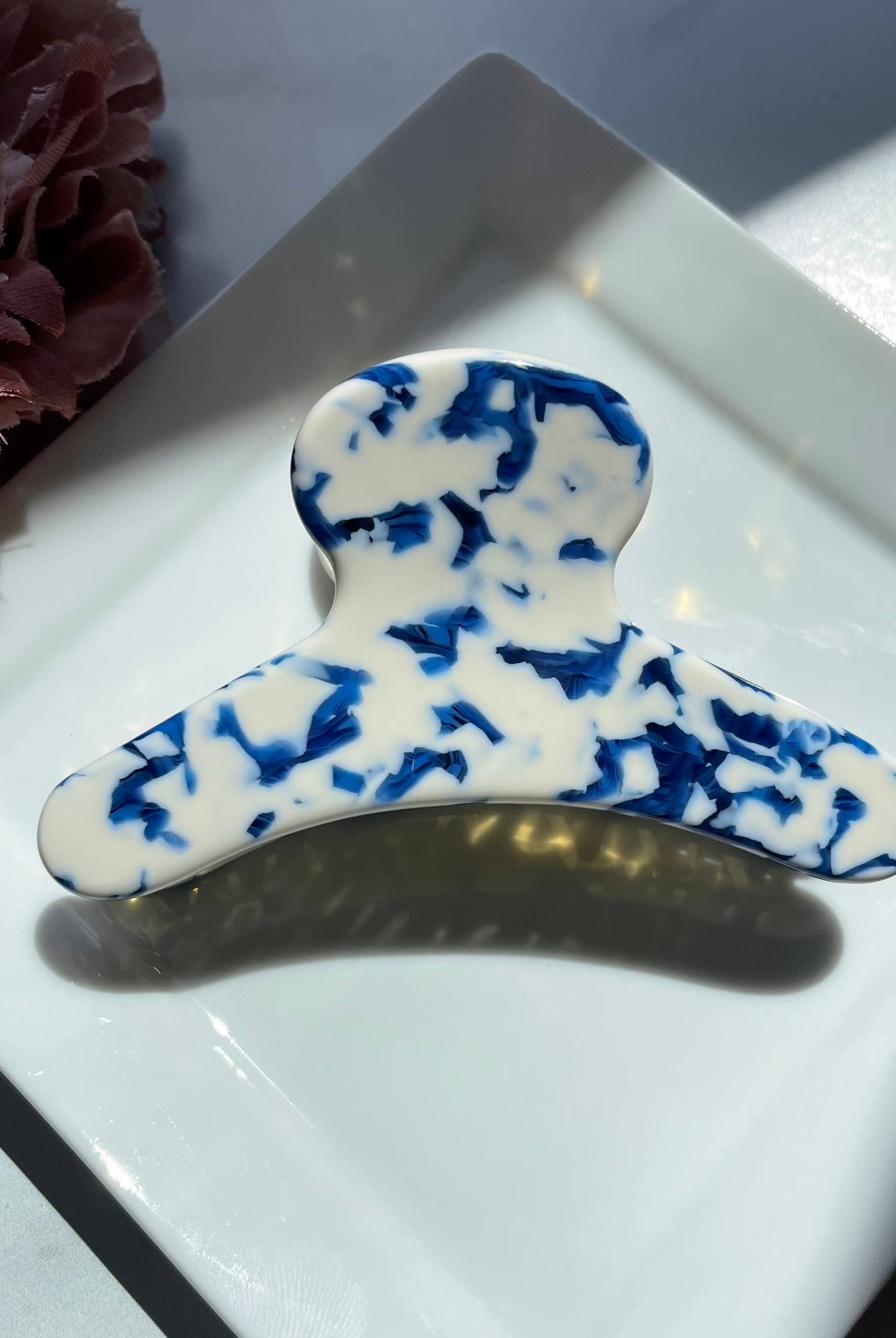 
  
  French Claw Clip in Porcelain
  

