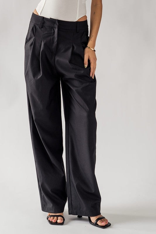 
  
  Relaxed fit belt loop pleated pants
  
