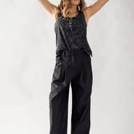 
  
  Relaxed fit belt loop pleated pants
  

