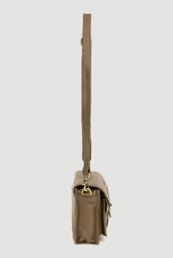 
  
  Natural leather purse
  
