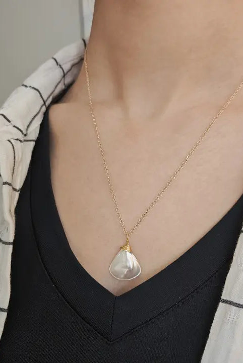 
  
  14k Gold Filled Necklace with Seashell
  
