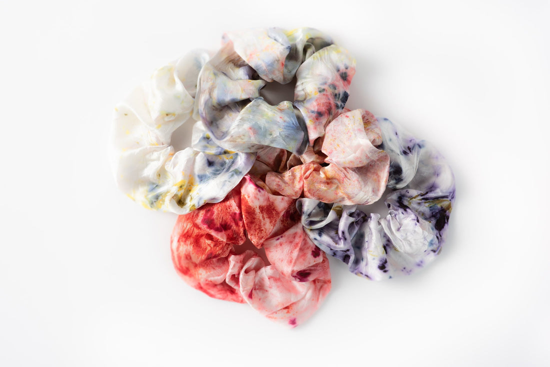 
  
  adb Botantical Color Silk Scrunchie
  
